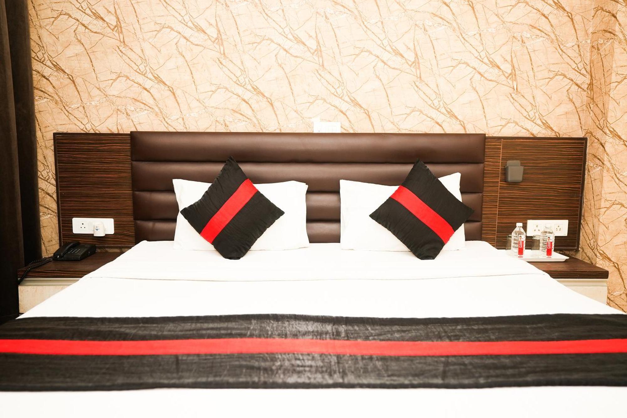 Hotel A R Residency 3*