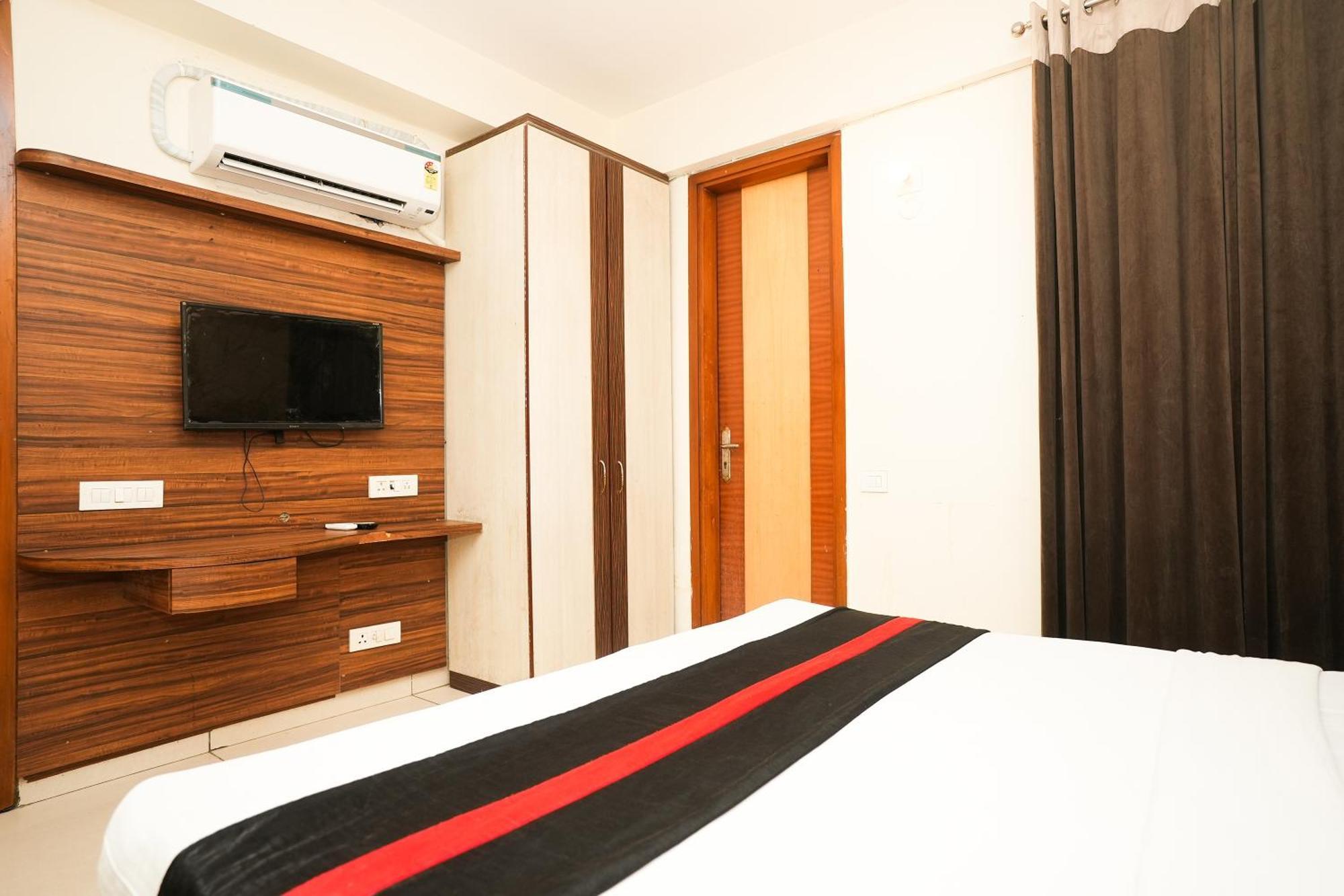 Hotel A R Residency New Delhi